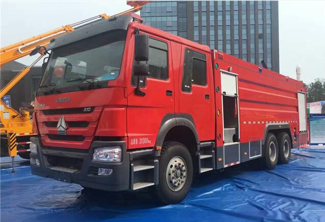 重汽雙橋16噸泡沫消防車(chē)(國(guó)五)|豪沃后八輪水罐泡沫聯(lián)用消防車(chē)|大型泡沫消防車(chē)價(jià)格廠家直銷(xiāo)15271311188