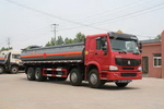 斯太爾豪沃前四后八化工液體運(yùn)輸車(chē)