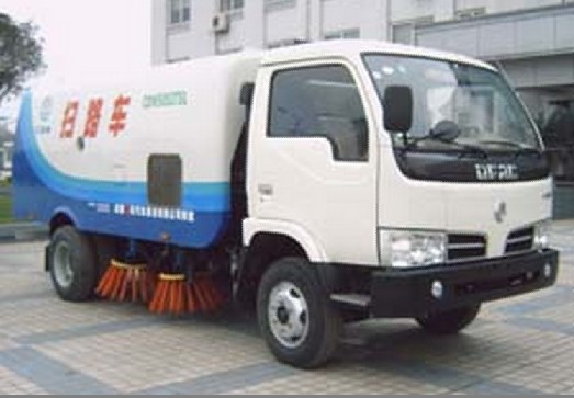 東風多利卡掃路車