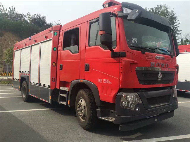 重汽T5G泡沫消防車(國(guó)五)