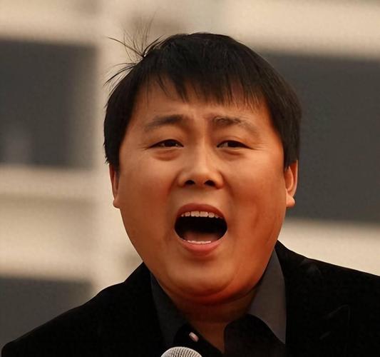 从搬运工到全国冠军，把演出经纪交给妻子，再看玖月奇迹才恍然大悟